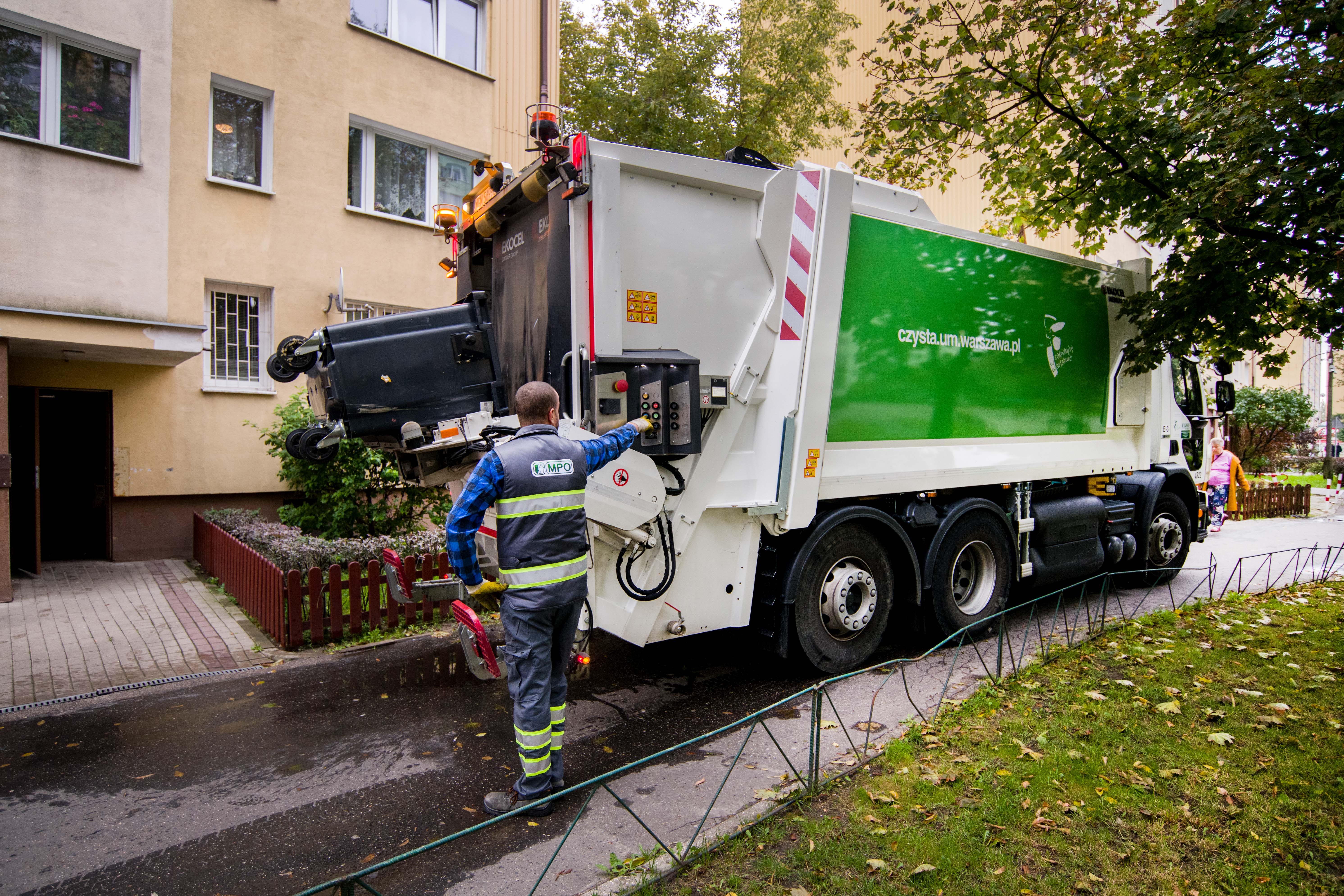 fot. Szymon Łaszewski odbiór odpadów w Warszawie MPO